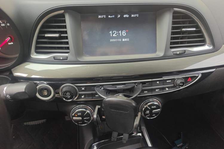 Used GAC Trumpchi GA6 2015 1.8T DCT Luxury Smart Model Audio And AC Panel