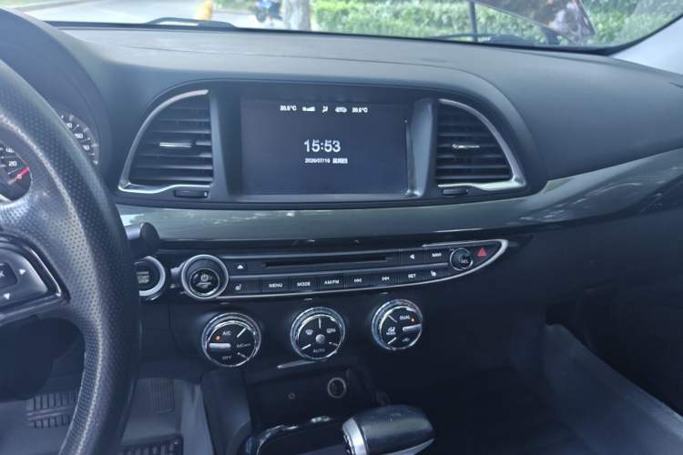 Used GAC Trumpchi GA6 2015 1.8T DCT Luxury Navigation Model Audio And AC Panel
