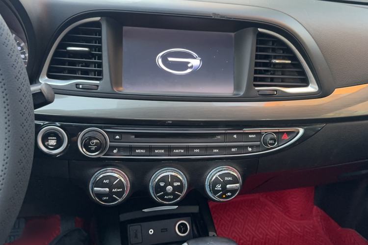 Used GAC Trumpchi GA6 2015 1.8T DCT Luxury Navigation Model Audio And AC Panel