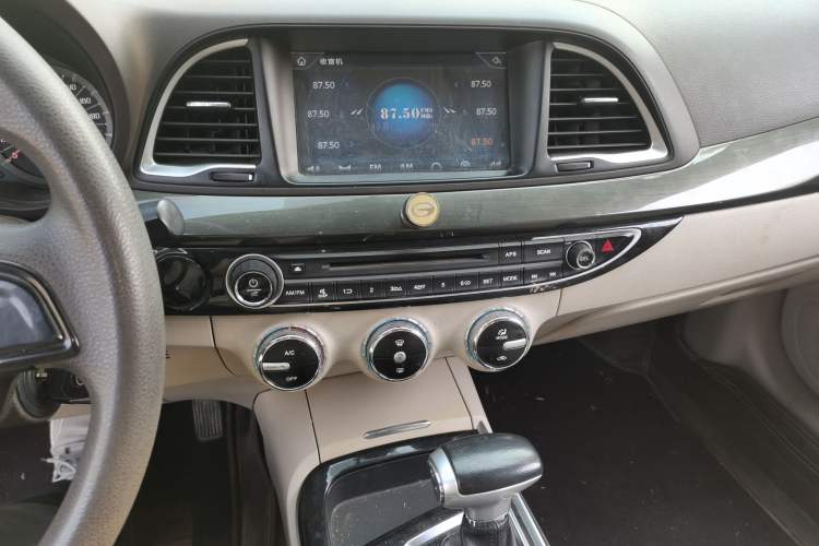 Used GAC Trumpchi GA6 2015 1.8T DCT Comfort Model Audio And AC Panel