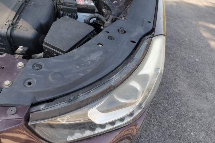 Used GAC Trumpchi GA6 2015 1.8T DCT Comfort Model Engine Bay Left