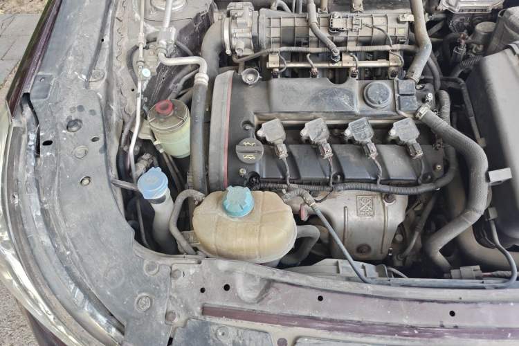 Used GAC Trumpchi GA6 2015 1.8T DCT Luxury Navigation Model Engine Bay Right