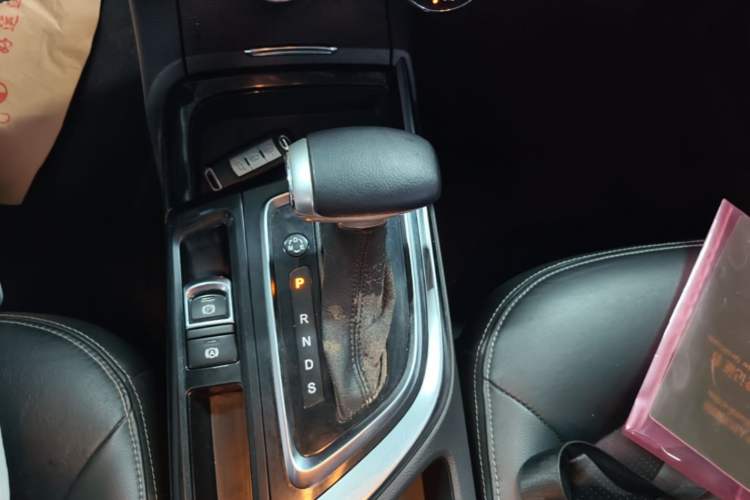 Used GAC Trumpchi GA6 2015 1.8T DCT Elite Model Gear Lever