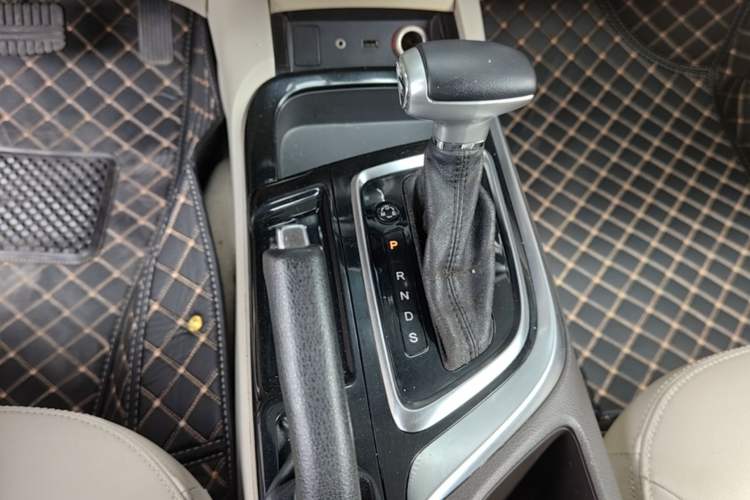 Used GAC Trumpchi GA6 2015 1.8T DCT Comfort Model Gear Lever