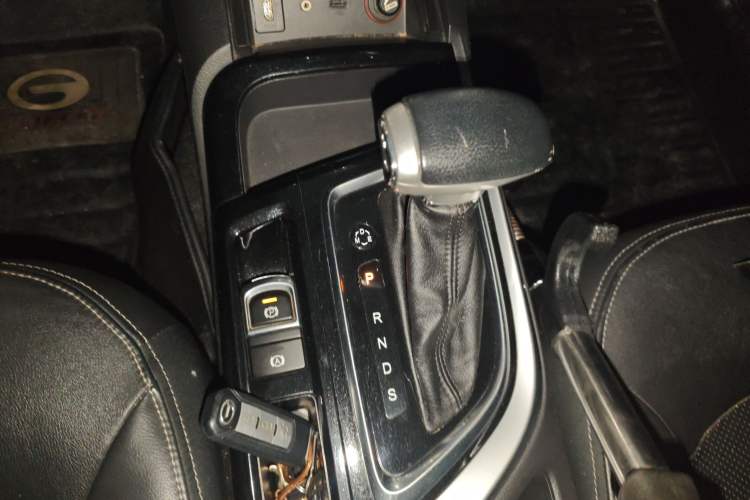 Used GAC Trumpchi GA6 2015 1.8T DCT Luxury Navigation Model Gear Lever
