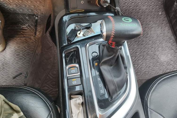 Used GAC Trumpchi GA6 2015 1.8T DCT Elite Model Gear Lever