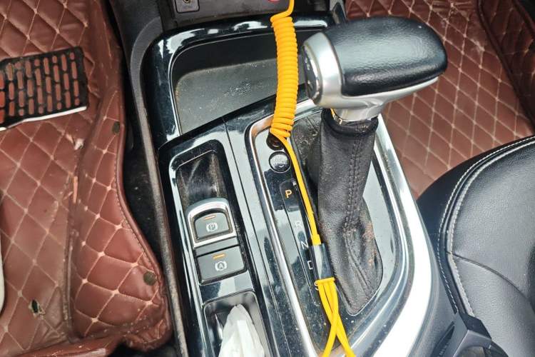 Used GAC Trumpchi GA6 2015 1.8T DCT Luxury Smart Model Gear Lever