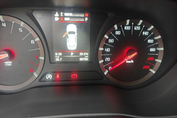 Used GAC Trumpchi GA6 2015 1.8T DCT Luxury Smart Model Odometer Close Up