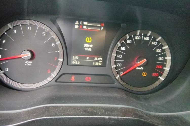 Used GAC Trumpchi GA6 2015 1.8T DCT Luxury Navigation Model Odometer Close Up