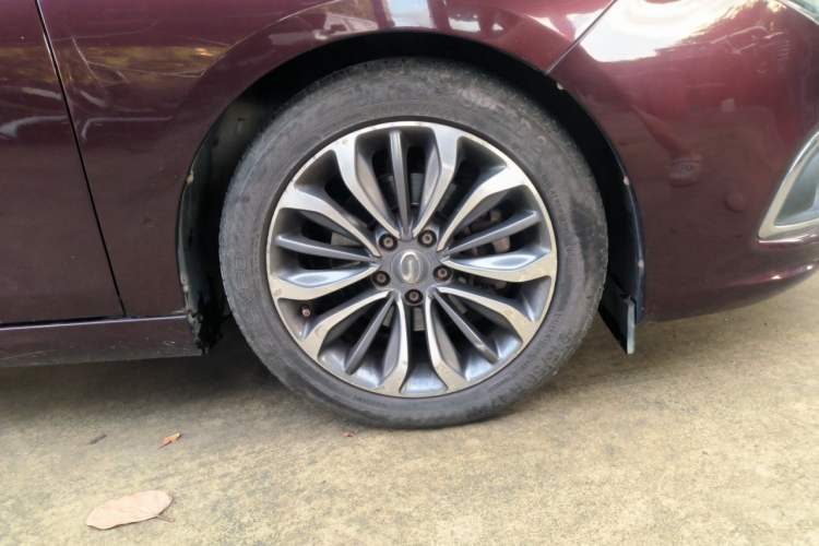 Used GAC Trumpchi GA6 2015 1.8T DCT Luxury Navigation Model Right Front Wheel Hub