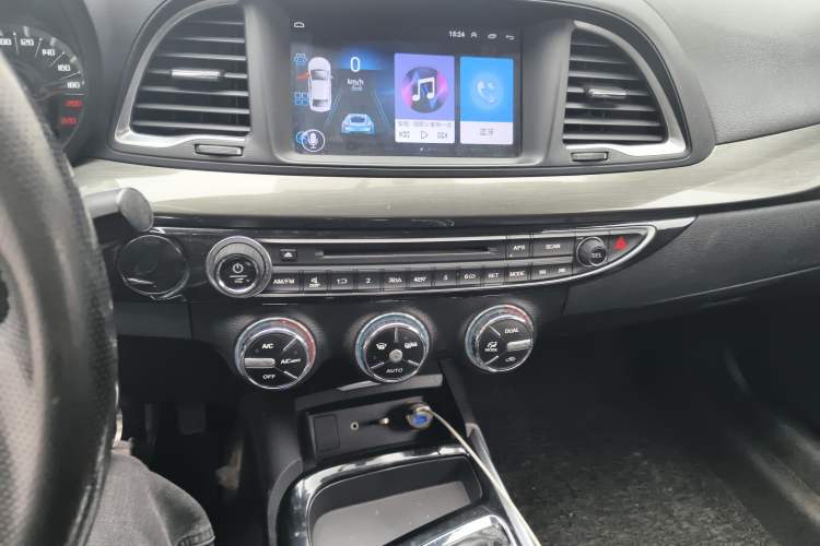 Used GAC Trumpchi GA6 2015 1.6T Manual Elite Model Audio And AC Panel