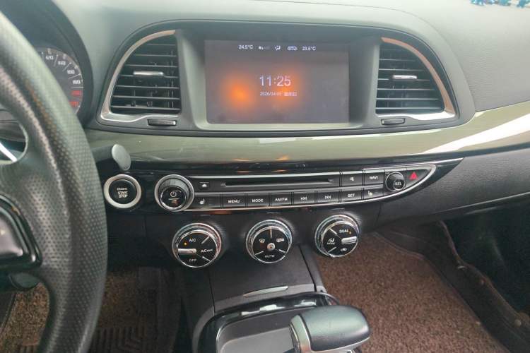 Used GAC Trumpchi GA6 2015 1.8T DCT Luxury Navigation Model Audio And AC Panel