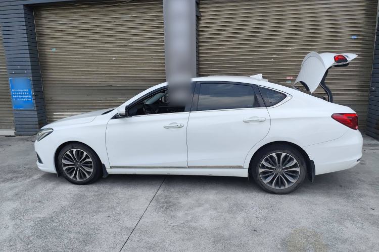 Used GAC Trumpchi GA6 2015 1.8T DCT Luxury Navigation Model Exterior 3