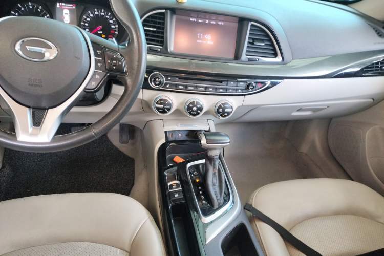 Used GAC Trumpchi GA6 2015 1.8T DCT Luxury Navigation Model Gear Lever