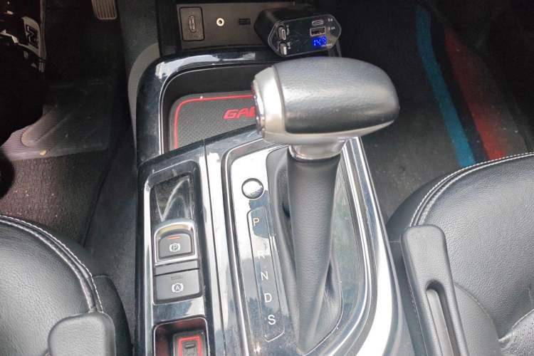 Used GAC Trumpchi GA6 2015 1.8T DCT Luxury Navigation Model Gear Lever