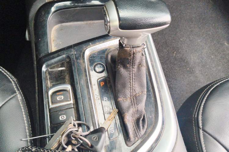 Used GAC Trumpchi GA6 2015 1.8T DCT Luxury Navigation Model Gear Lever