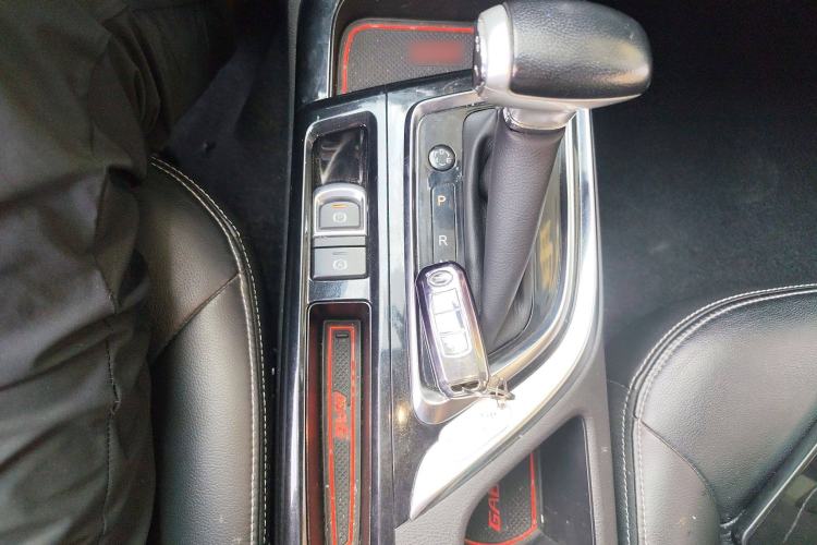 Used GAC Trumpchi GA6 2015 1.8T DCT Luxury Navigation Model Gear Lever