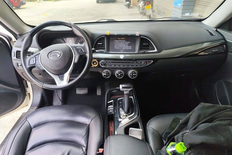 Used GAC Trumpchi GA6 2015 1.8T DCT Luxury Navigation Model Interior 2