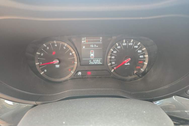 Used GAC Trumpchi GA6 2015 1.6T Manual Elite Model Odometer Close Up