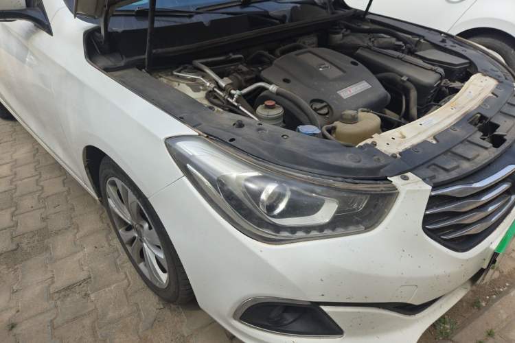 Used GAC Trumpchi GA6 2015 1.6T Manual Elite Model Right Front Headlight
