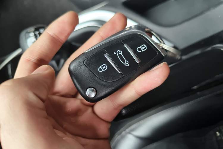 Used GAC Trumpchi GA6 2015 1.6T Manual Elite Model Vehicle Key