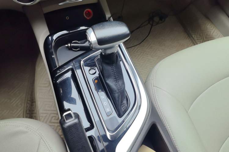 Used GAC Trumpchi GA6 2015 1.8T DCT Comfort Model Gear Lever