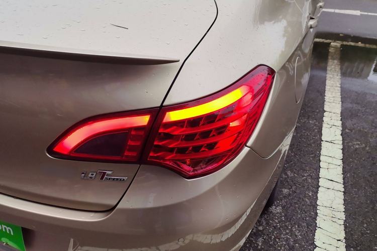 Used GAC Trumpchi GA6 2015 1.8T DCT Comfort Model Right Rear Taillight