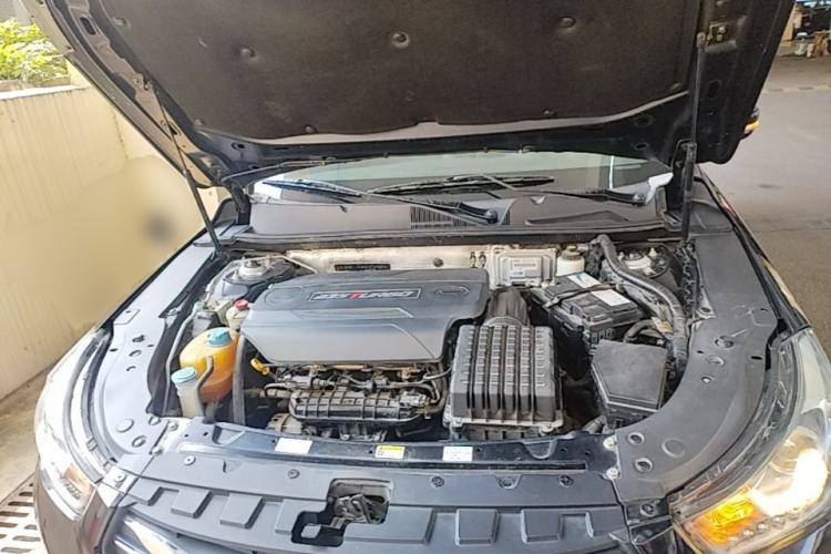 Used GAC Trumpchi GA6 2016 235T Manual Elite Edition Engine Bay