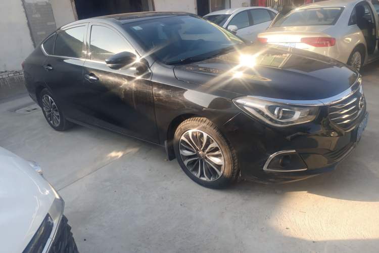 Used GAC Trumpchi GA6 2016 235T DCT Luxury Edition Exterior 2
