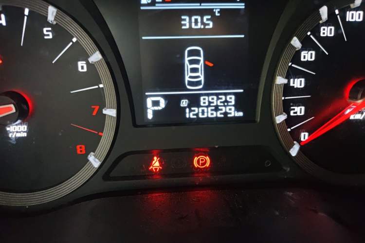 Used GAC Trumpchi GA6 2016 235T DCT Elite Edition Odometer Close Up
