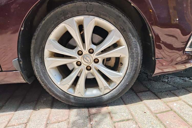 Used GAC Trumpchi GA6 2016 235T DCT Elite Edition Right Front Wheel Hub