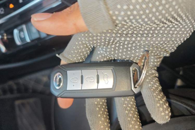 Used GAC Trumpchi GA6 2016 235T DCT Elite Edition Vehicle Key