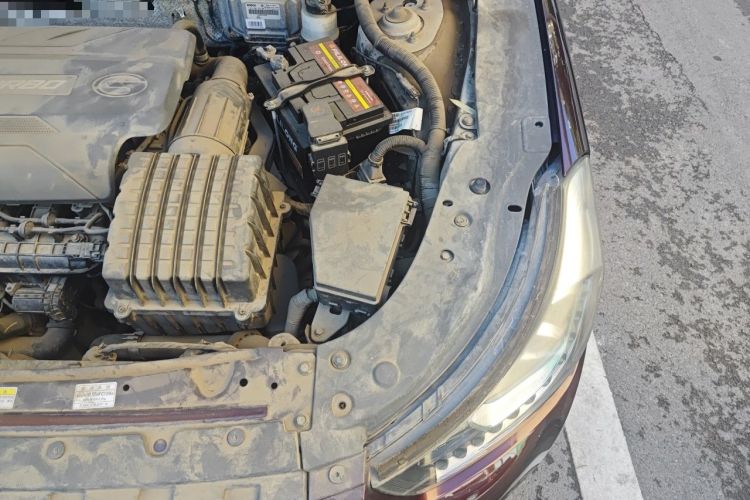 Used GAC Trumpchi GA6 2016 235T DCT Elite Edition Engine Bay Left