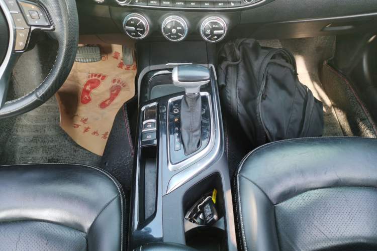 Used GAC Trumpchi GA6 2016 235T DCT Luxury Edition Gear Lever