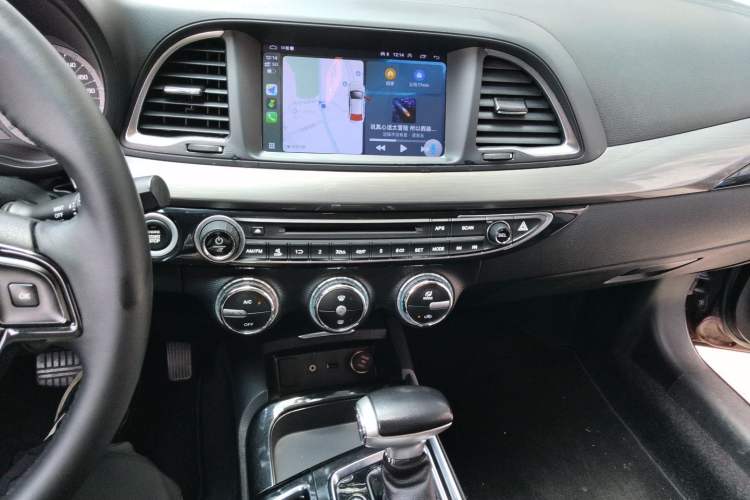 Used GAC Trumpchi GA6 2016 235T DCT Elite Edition Audio And AC Panel
