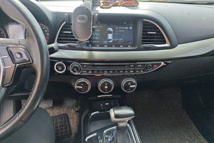 Used GAC Trumpchi GA6 2016 235T DCT Elite Edition Audio And AC Panel