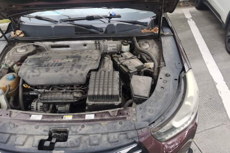 Used GAC Trumpchi GA6 2016 235T DCT Luxury Edition Engine Bay Left
