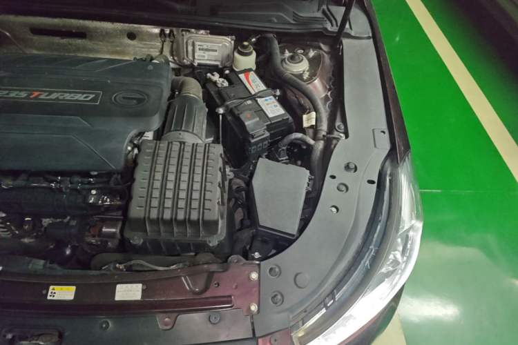 Used GAC Trumpchi GA6 2016 235T DCT Luxury Edition Engine Bay Left