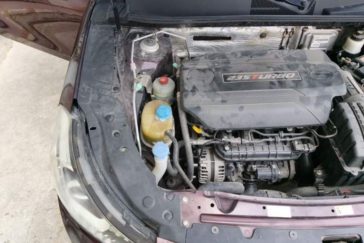 Used GAC Trumpchi GA6 2016 235T DCT Elite Edition Engine Bay Right