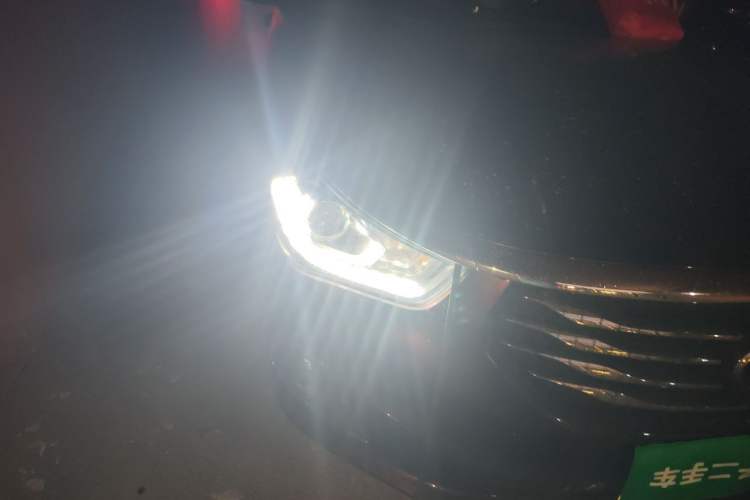 Used GAC Trumpchi GA6 2016 235T DCT Luxury Edition Right Front Headlight