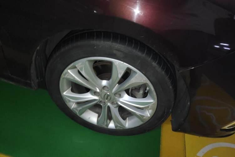Used GAC Trumpchi GA6 2016 235T DCT Elite Edition Right Front Wheel Hub