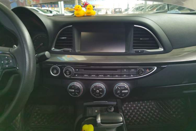 Used GAC Trumpchi GA6 2016 235T DCT Luxury Edition Audio And AC Panel