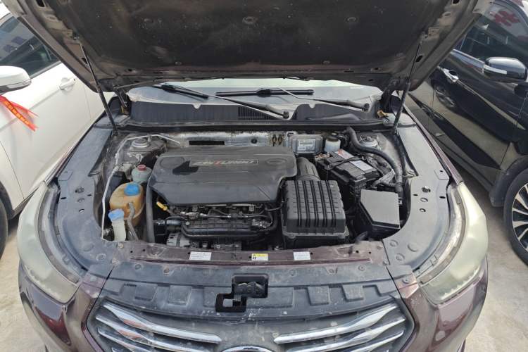 Used GAC Trumpchi GA6 2016 235T DCT Elite Edition Engine Bay