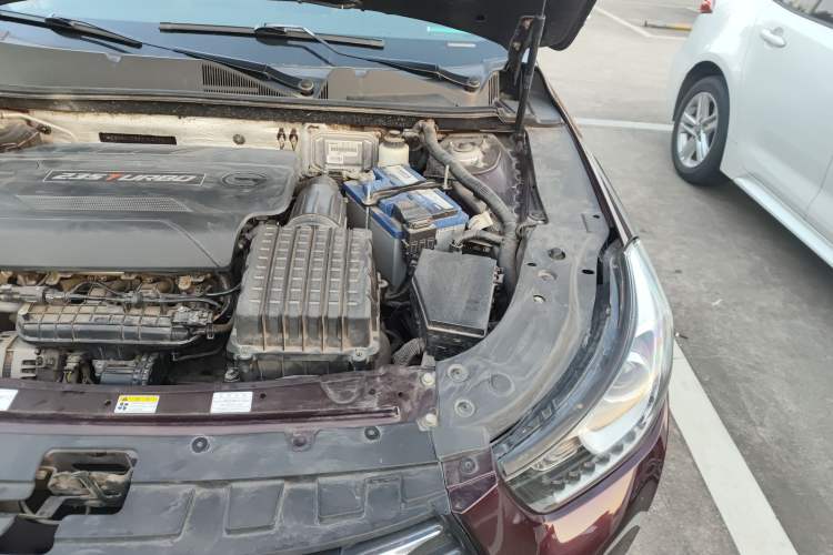Used GAC Trumpchi GA6 2016 235T DCT Luxury Edition Engine Bay Left