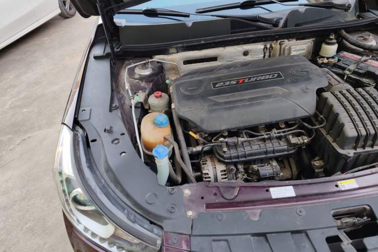 Used GAC Trumpchi GA6 2016 235T DCT Luxury Edition Engine Bay Right