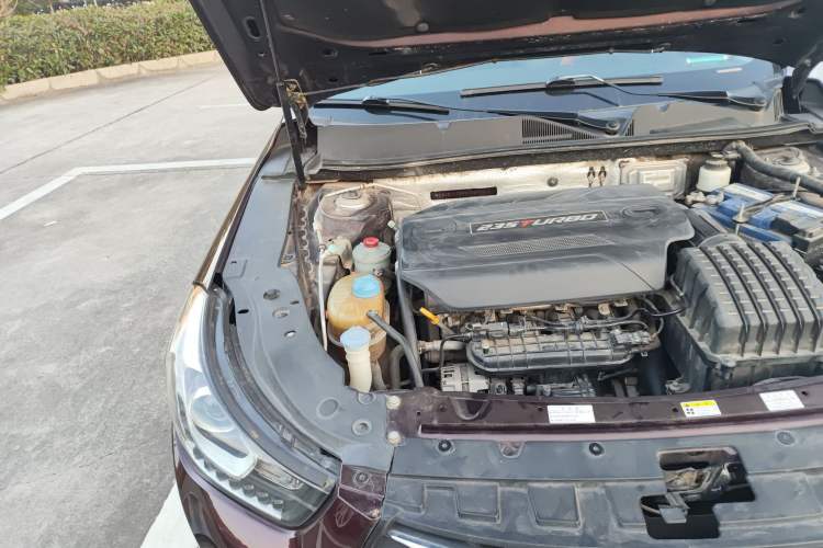 Used GAC Trumpchi GA6 2016 235T DCT Luxury Edition Engine Bay Right