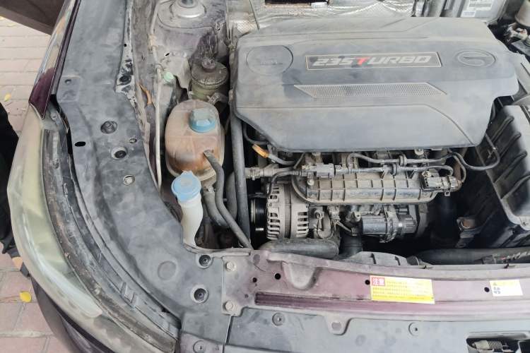 Used GAC Trumpchi GA6 2016 235T DCT Luxury Edition Engine Bay Right