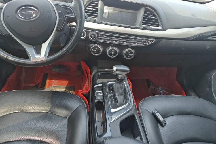 Used GAC Trumpchi GA6 2016 235T DCT Elite Edition Gear Lever