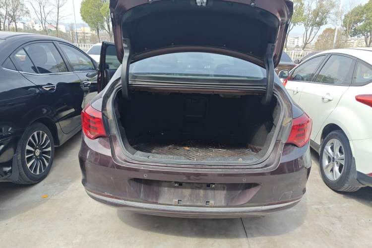 Used GAC Trumpchi GA6 2016 235T DCT Elite Edition Trunk