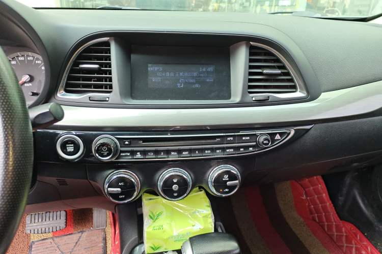 Used GAC Trumpchi GA6 2016 235T DCT Elite Edition Audio And AC Panel